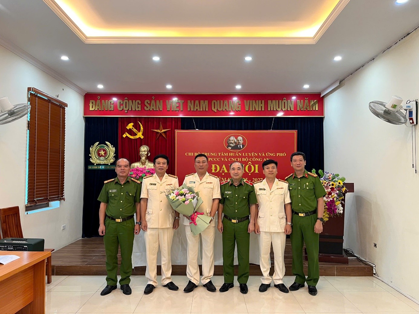 Đại hội chi bộ Trung tâm Huấn luyện và Ứng phó về PCCC và CNCH Bộ Công an thuộc Đảng bộ Cục Cảnh sát PCCC và CNCH